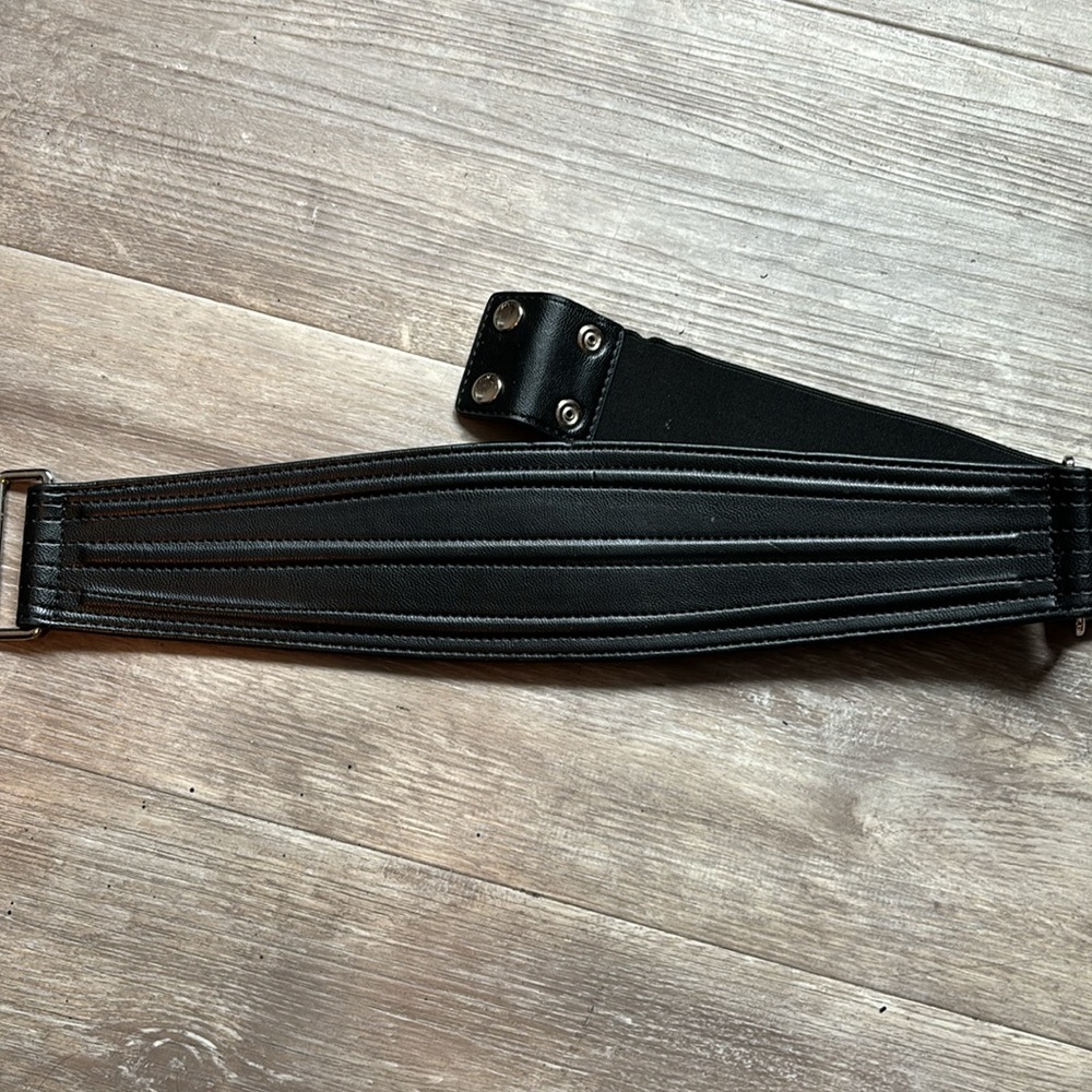 Le Chateau wide faux leather waist cincher belt